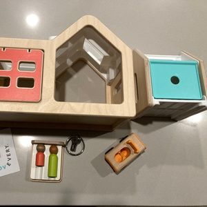 Lovevery Modular Playhouse with accessories